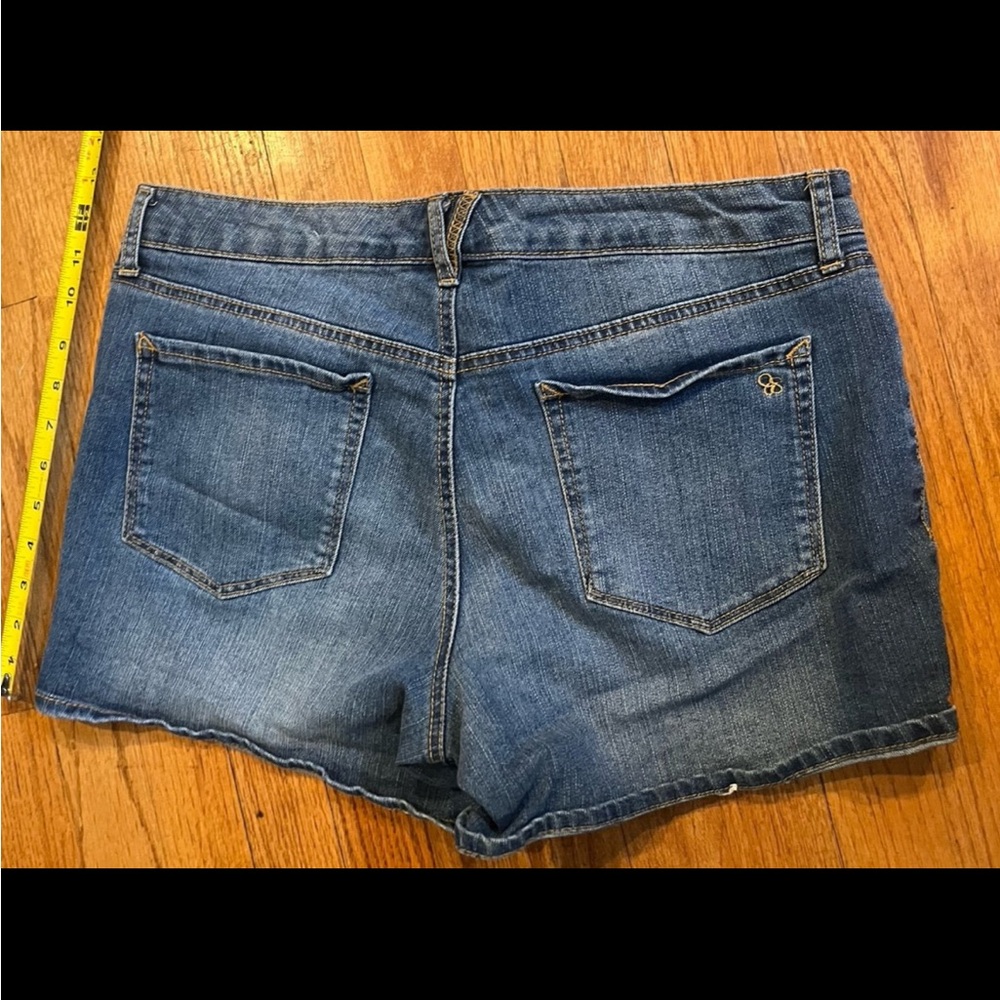 Blue Denim Shorts Jessica Simpson size 31. - Picture 2 of 8